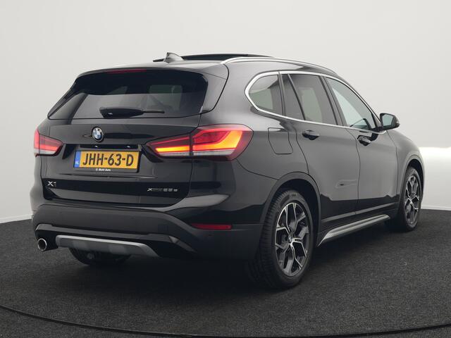 BMW X1 xDrive25e Sportline Plug In Hybrid 222pk Dealer O.H. PHEV | Trekhaak Afn. | Panodak | Head Up | Lederen Sportstoelen Verwarmd | LED Koplampen | Sfeerverlichting | Navigatie | Cruise Control | DAB |