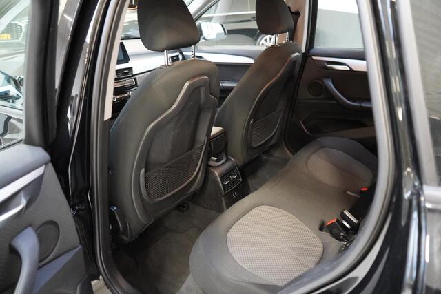 BMW X1 sDrive18i Executive Edition | Head-Up | Navigatie | Climate control | Cruise control