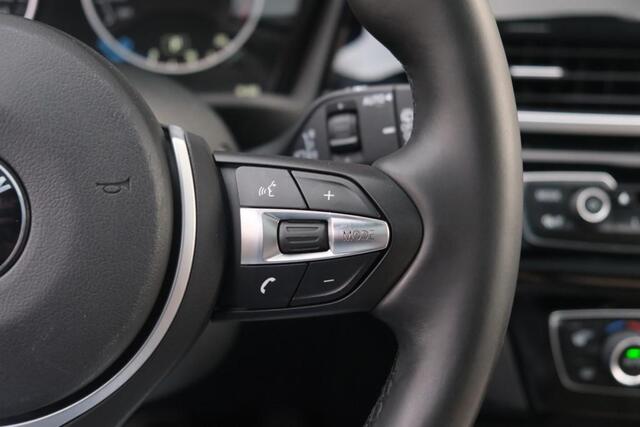 BMW X1 sDrive20i 192pk Aut. High Executive | M Sport | Navi | Climate | Panoramadak | Head-up Display | Elektrische Achterklep | Stoelverwarming | PDC | Trekhaak