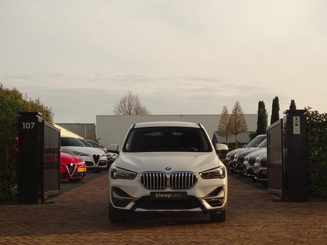 BMW X1 xDrive20i High Exe. X-line LCI | GrootNav | HUD | 4WD | Trekhaak | Leer | Stoelverw | Keyless