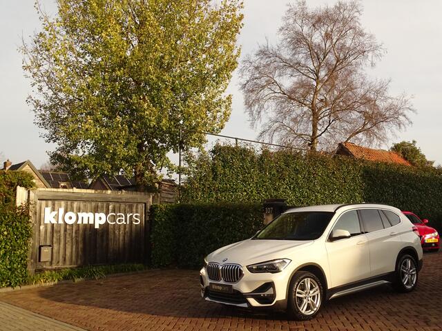 BMW X1 xDrive20i High Exe. X-line LCI | GrootNav | HUD | 4WD | Trekhaak | Leer | Stoelverw | Keyless