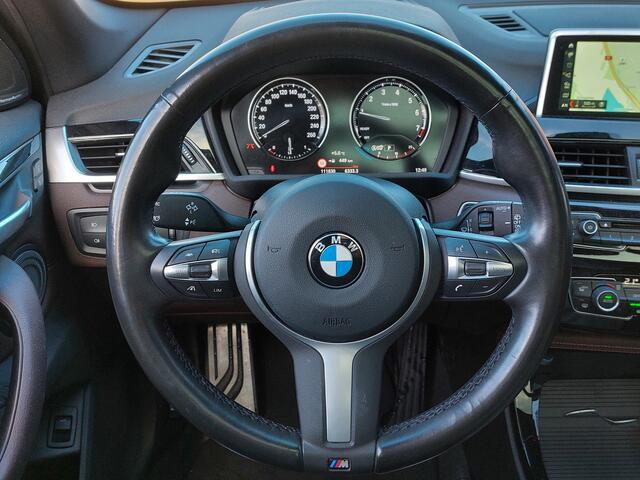 BMW X1 sDrive20i 192pk High Executive M-Sport | Navi | Apple Carplay | Adap.Cruise | Leder+Verwarmd+Elek.Verstel | Panorama Schuifdak | Keyless Entry | Led Koplampen | Privacy Glass | 19''lm