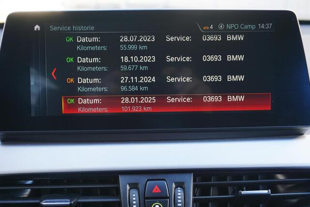 BMW X1 sDrive20i Executive Edition/Head-Up/Sportstoelen/ LED/Trekhaak.