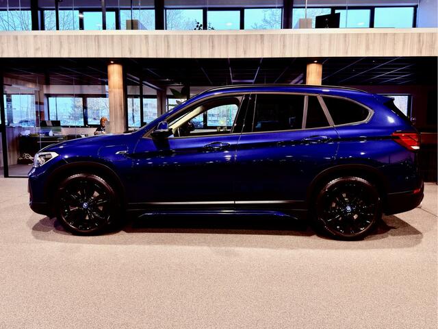 BMW X1 xDrive25e Executive Sportline | Beige leder | Camera | Trekhaak