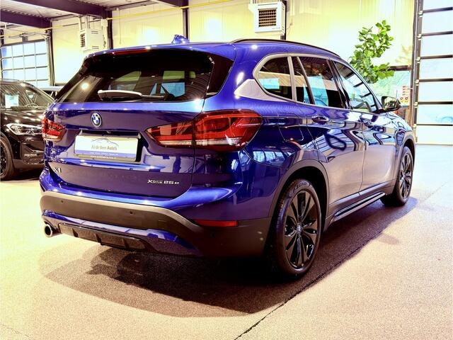 BMW X1 xDrive25e Executive Sportline | Beige leder | Camera | Trekhaak