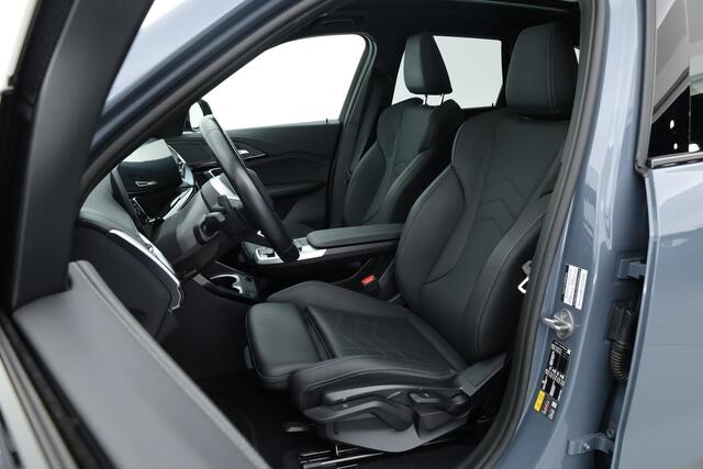 BMW X1 xDrive25e M Sport | Pano | Trekhaak | HUD | Camera | Leder | CarPlay