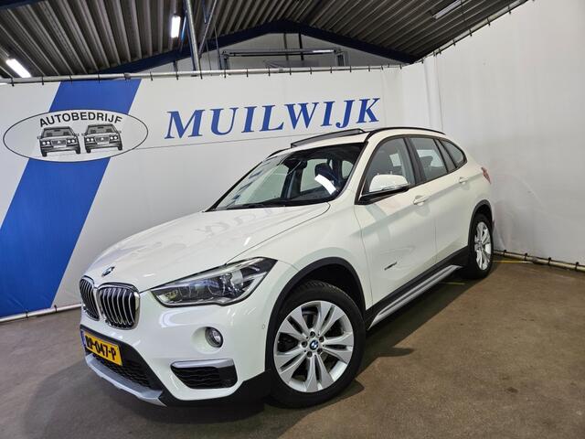 BMW X1 sDrive18i High Executive / Pano / LED