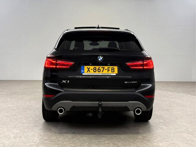 BMW X1 sDrive20i M-Sport | Pano | Camera | Sfeer | Trekh. | Stoelverw. | Keyless | Cruise