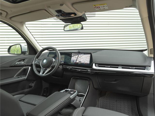 BMW X1 xDrive25e - xLine - Pano - Trekhaak - Camera - Stuurwiel verwarmd