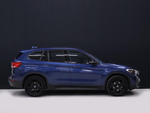 BMW X1 sDrive18i Sport [HEAD-UP DISPALY, GROOT NAVIGATIE, VOL LEDER, PDC ACHTER, STOELVERWARMING, AUTOMATISCHE AIRCO, ELEKTRISCHE ACHTERKLEP, BMW LED, CRUISE CONTROL, BLUETOOTH TELEFOON, NIEUWSTAAT]