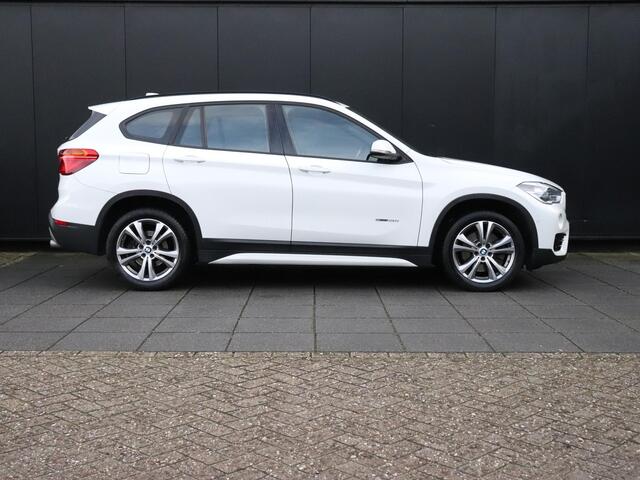 BMW X1 sDrive20i High Executive | LEDER | PANO-DAK | HEAD-UP | PDC | CRUISE | STOELVERW. |