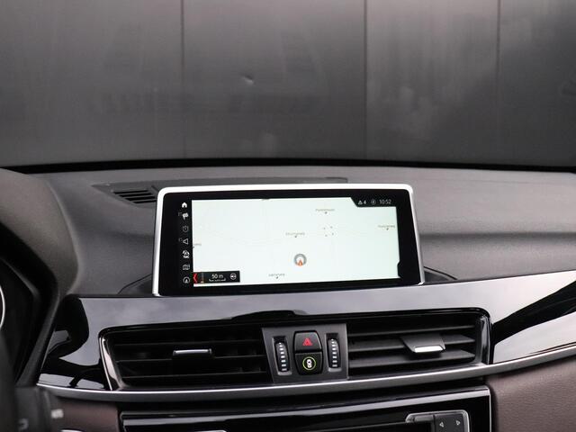 BMW X1 sDrive20i High Executive | LEDER | PANO-DAK | HEAD-UP | PDC | CRUISE | STOELVERW. |