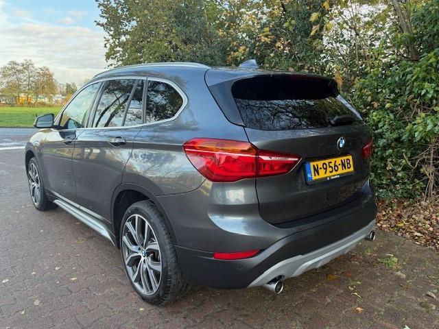 BMW X1 XDRIVE 20i HIGH EXECUTIVE THAAK/PANO/HLEER/HUP/LED/HARMAN KARDON