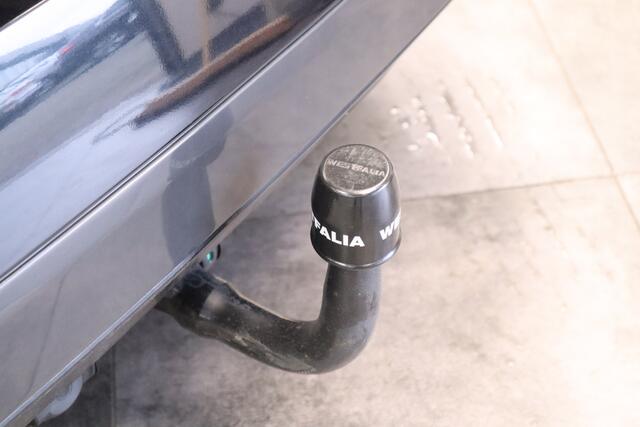 BMW X1 sDrive20i High Executive Cruise/Climate panoramadak PDC Trekhaak NAP Head-Up 24 maanden garantie mogelijk (*vraag naar de voorwaarden)