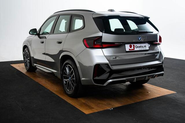 BMW X1 xDrive25e M Sport - Sportstoelen - Elektrisch verwarmde voorstoelen - Comfort Access - Driving Assistant Plus - Automatisch dimmende binnenspiegel - Grootlichtassistent - Sportstuurwiel -