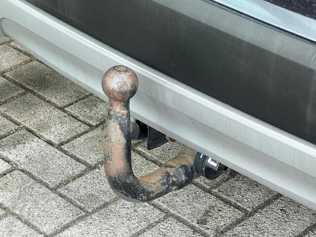 BMW X1 sDrive18i Centennial High Executive NL AUTO | CAMERA | STOELVERW | NAVI | TREKHAAK |