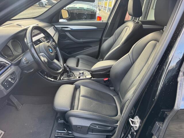 BMW X1 sDrive18i High Executive M-PAKKET LEER ACC LANEASSIST TOP STAAT
