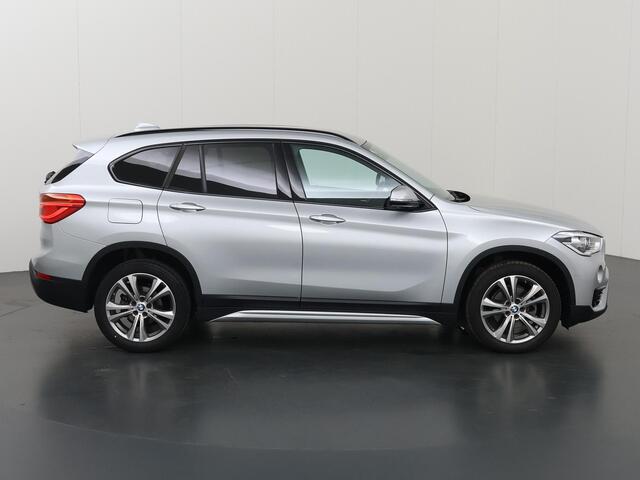 BMW X1 sDrive18i Executive | Sportline | Sportstoelen | Navigatie | Parkeercamera | Stoelverwarming | Climate Control |