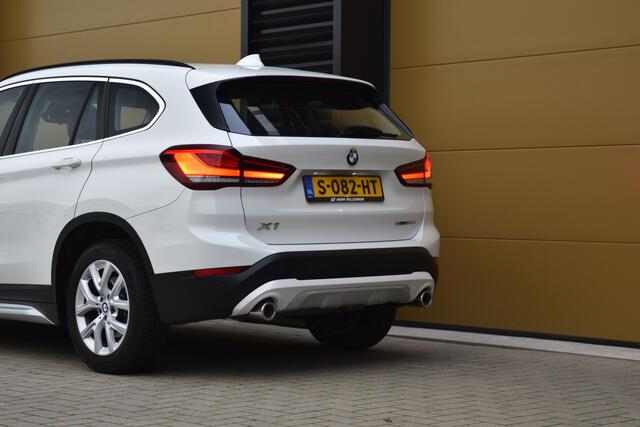 BMW X1 sDrive20i Executive * Trekhaak * Face Lift model * LED * Sportstoelen *