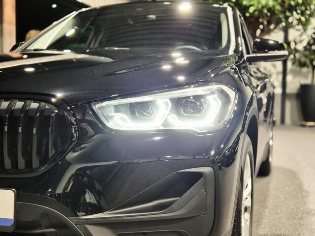BMW X1 xDrive25e eDrive Edition Navigatie | HUD | Camera | LED | Stoelverwarming | 4x4