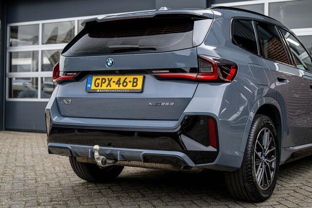 BMW X1 25e xDrive M Sport | Shadow | Camera | Elek. Trekhaak | Adap. led | Stoelverwarming | 18' inch |