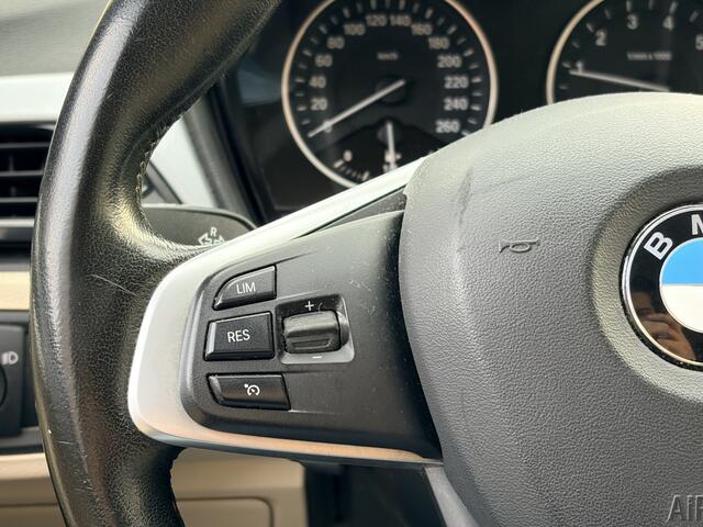 BMW X1 sDrive20i - automaat - leder - trekhaak - airco - navi - cruise