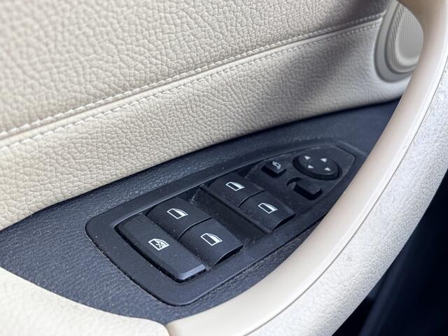 BMW X1 sDrive20i - automaat - leder - trekhaak - airco - navi - cruise