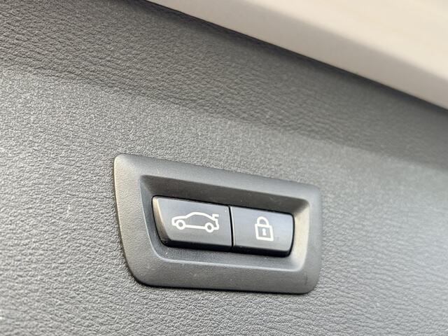 BMW X1 sDrive20i - automaat - leder - trekhaak - airco - navi - cruise