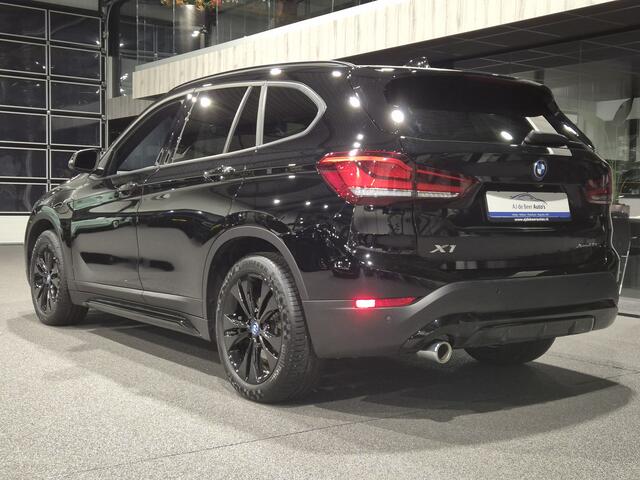 BMW X1 xDrive25e Executive Sportline | Black edition | Camera | Navigatie | Stoelverwarming