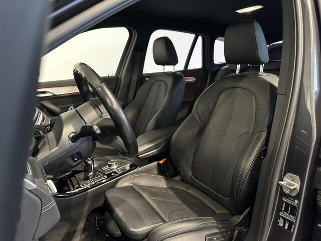BMW X1 sDrive20i Business Edition Plus M SPORT | NAVIGATIE | ACHTERUITRIJCAMERA | PARKEERSENSOREN VOOR-/ACHTER | STOEL-/STUURVERWARMING