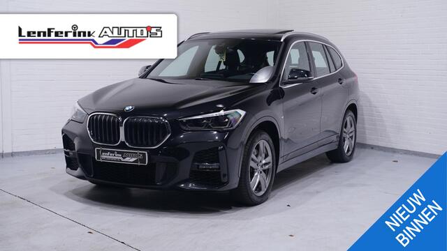 BMW X1 sDrive20i M Sport Panoramadak 1e Eig. NAP Head up Camera Apple Carplay Led koplampen