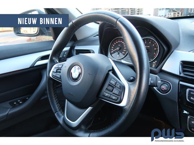BMW X1 sDrive18i Centennial High Executive Leer / Trekhaak / Navi / Automaat / PDC / Clima / Stoelverw. etc etc.