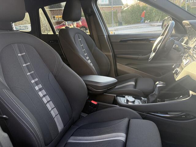 BMW X1 xDrive20i High Exe 190pk AWD, Sport-line | Camera | Navi+