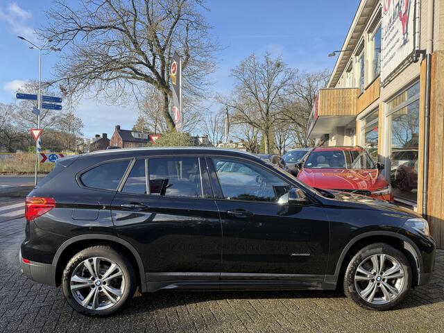 BMW X1 xDrive20i High Exe 190pk AWD, Sport-line | Camera | Navi+