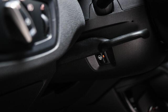 BMW X1 sDrive20i High Executive | LED | LEDER | STUUR / STOEL- VERWARMING | TREKHAAK | 18"