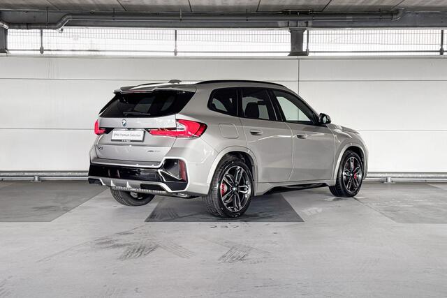 BMW X1 xDrive25e | M Sportpakket Pro | Innovation Pack | Comfort Pack | Trekhaak