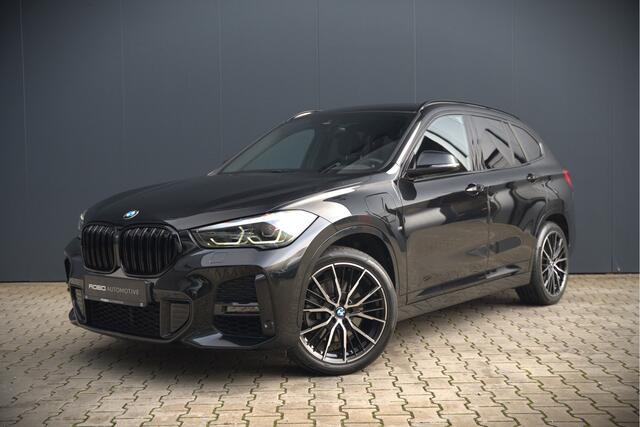 BMW X1 xDrive25e Business Ed. Plus M Sport | Adaptive Cruise Control | Vol Leder | Keyless | Camera | Stuurverwarming | Stoelverwarming | Shadow line | DAB | HIFI | Automaat | PDC | Navigatie |