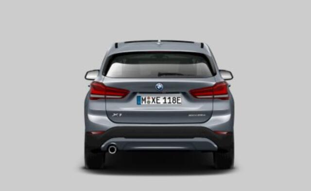 BMW X1 xDrive25e High Executive Panoramadak - Comfort Access - Active Cruise Control - Sportstoelen - Elektrisch verwarmde voorstoelen - Harman Kardon - Head up - Stuurwielrand verwarmd - Comfort Access -