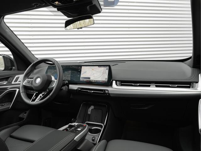 BMW X1 sDrive18i M-Sport Pro - Pano - Memoryzetel - Trekhaak - ACC - Head-Up - Harman Kardon