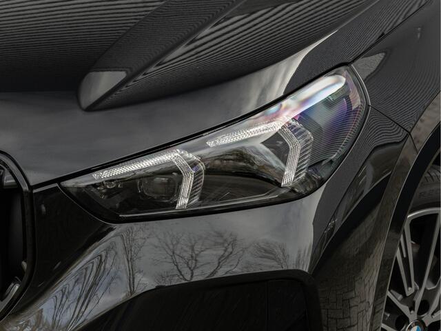 BMW X1 sDrive18i M-Sport Pro - Pano - Memoryzetel - Trekhaak - ACC - Head-Up - Harman Kardon