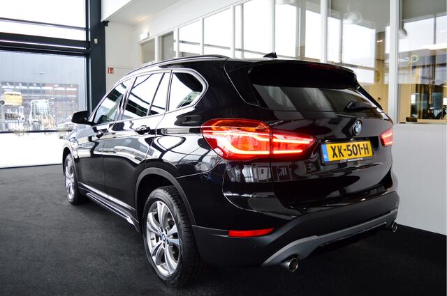 BMW X1 sDrive20i Sport-Line | NL Auto !