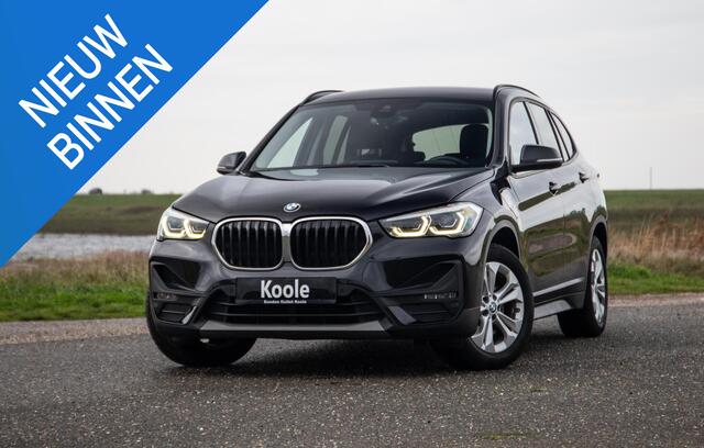 BMW X1 xDrive25e Executive CAMERA / CARPLAY / AUTOMAAT / LEDER / LED / CRUISE CONTROLE / STOELVERWARMING