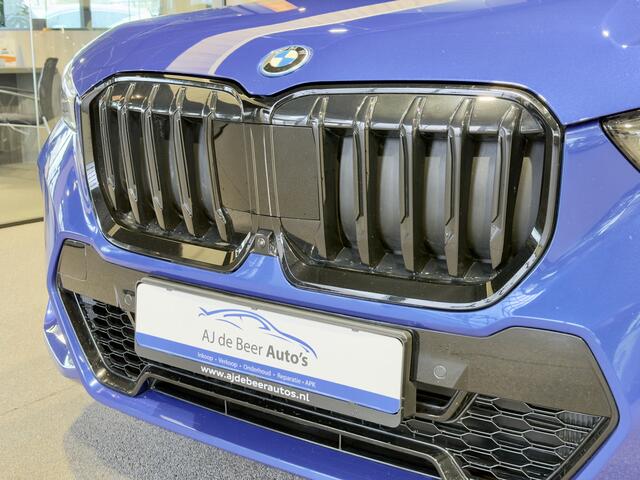 BMW X1 xDrive25e High Executive M-Sport | Panorama | HUD | 360 Camera | Stoelverwarming | Carplay/Android