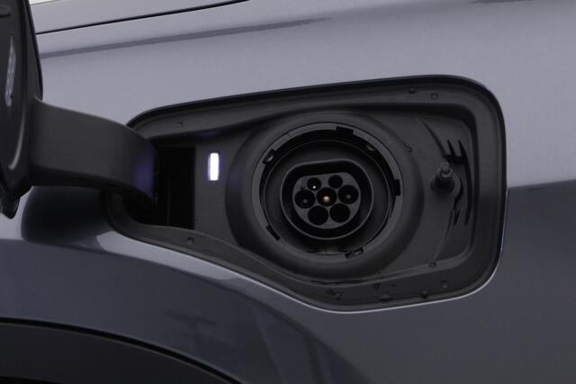 BMW X1 xDrive25e | Active Cruise Controle | 2 jaar BMW Garantie | Camera | Harman Kardon | Stoelverwarming | Head-Up |