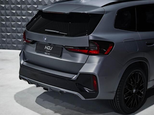 BMW X1 xDrive30e M | Pano | H&K | Trekh. | 360 | 20 | Leer |Side | Memo | Drive Pro |