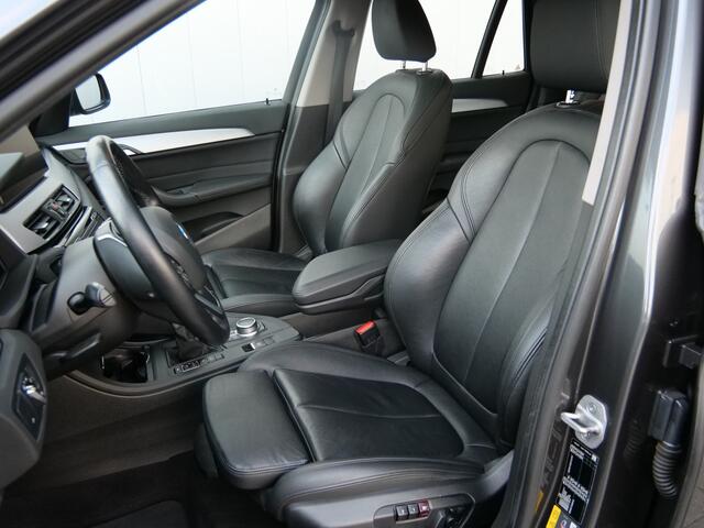 BMW X1 xDrive25e eDrive Edition 220 Pk Automaat Navigatie / Leer / DAB / Camera / Stoelverwarming