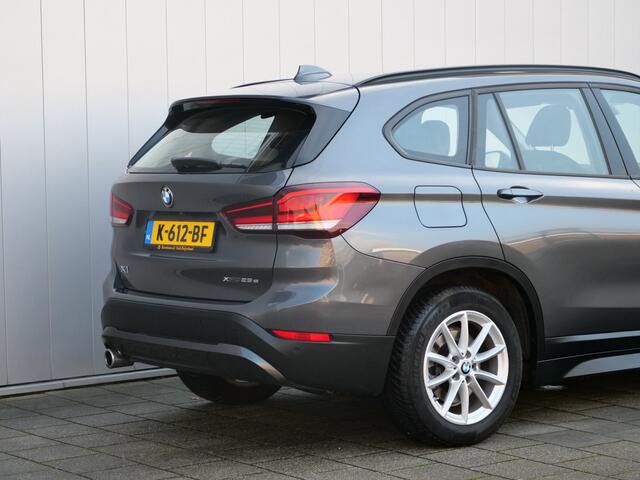 BMW X1 xDrive25e eDrive Edition 220 Pk Automaat Navigatie / Leer / DAB / Camera / Stoelverwarming