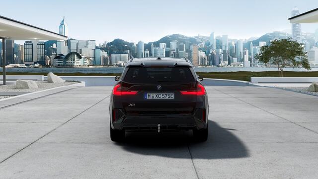 BMW X1 xDrive25e High Executive M Sport Automaat / Panoramadak / Trekhaak / Sportstoelen / M Adaptief onderstel / Comfort Access / Adaptieve LED / Head-Up / Harman-Kardon