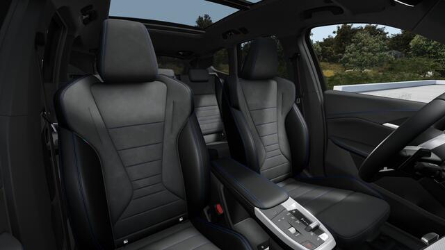 BMW X1 xDrive25e High Executive M Sport Automaat / Panoramadak / Trekhaak / Sportstoelen / M Adaptief onderstel / Comfort Access / Adaptieve LED / Head-Up / Harman-Kardon