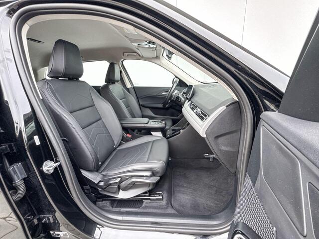 BMW X1 sDrive18i Comfort Acces / Electrische Zwenkhaak / Binnen & Buitenspiegel Automatisch Dimmend / Stoelverwarming / Adaptieve Led verlichting /